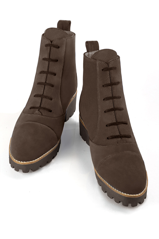 Chocolate brown women's ankle boots with laces at the front. Round toe. Low rubber soles. Top view - Florence KOOIJMAN